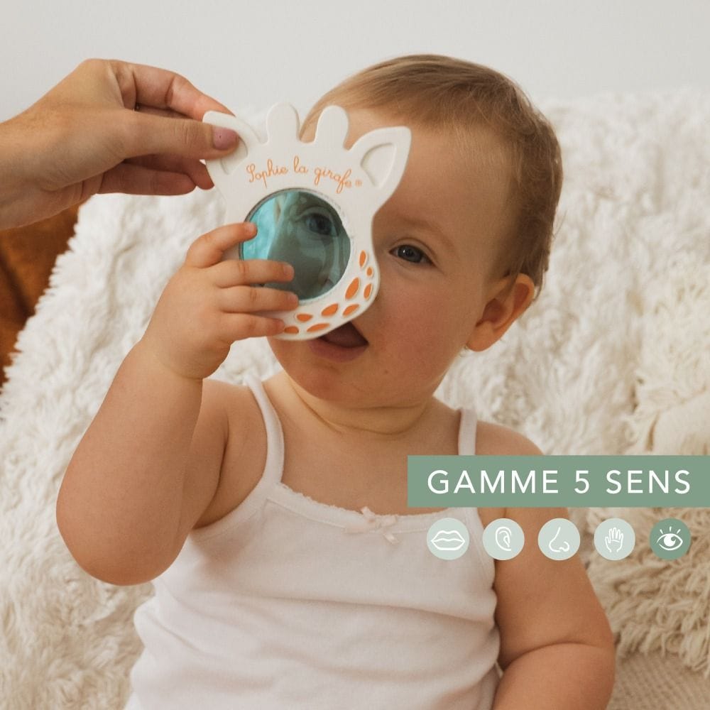 Sophie La Girafe 5 Senses Sight Magic Mirror 0+ Monthss, Lightweight And Easy To Handle, 100% Natural Rubber, 4 Interchangeable Lenses - White