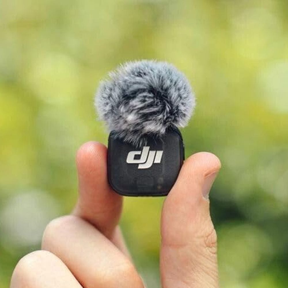 DJI Mic 3 Combo Wireless Microphone System, 2 Transmitters & 1 Receiver, Charging Case, 32-Bit Float Recording, Intelligent Noise Cancellation & Long Range Audio | Black - 6937224116344