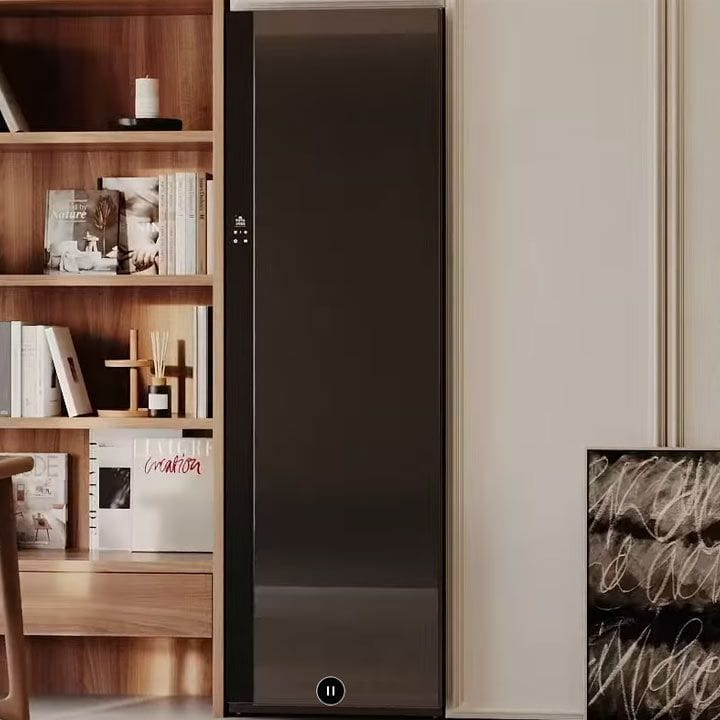 LG Styler Smart Steam Closet with TrueSteam™ & Heat Pump Drying – Mirror Finish | Model LSC5GMR80H.ABMRGCC