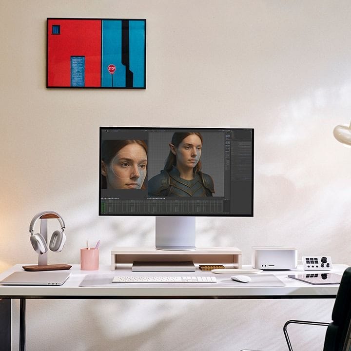 LG UltraFine™ evo 6K Monitor 32 Inch, VESA DisplayHDR™600, DCI-P3 98%(Typ.), Adobe RGB 99.5%, Real 10-bit Color Depth - Silver - 32U990A-S