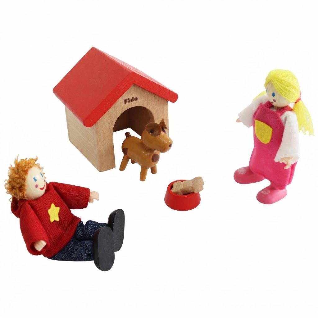 Hape Happy Family Dollhouse Set with Pets - 6 Poseable Wooden Figures & Accessories, Award-Winning