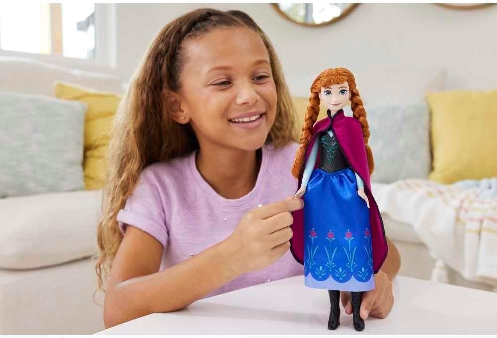 Disney Frozen Anna Fashion Doll, Posable Doll with Signature Travel Outfit, Blue & Purple Dress, Royal Adventure Toy, Multicolor