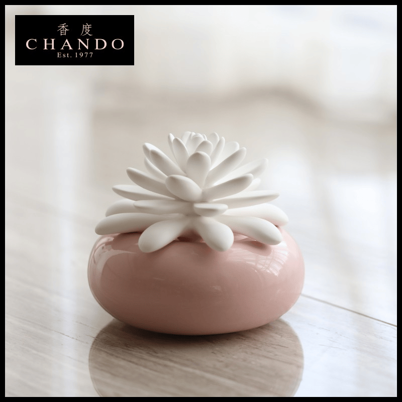 Chando Aroma Porcelain Diffuser Pink Lotus, Rose Garden Fragrance, Long-Lasting Home Aroma, Elegant Ceramic Design for Rooms up to 12sqm - 100ml 