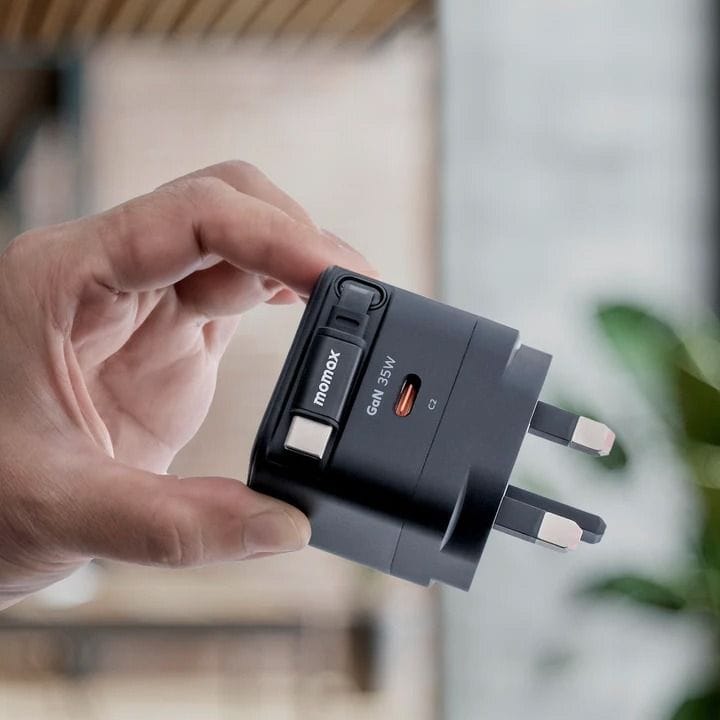 مومّاكس شاحن GaN 1-Charge بقدرة 35 واط بمنفذ واحد وكابل USB-C مدمج – أسود | UM72UKD