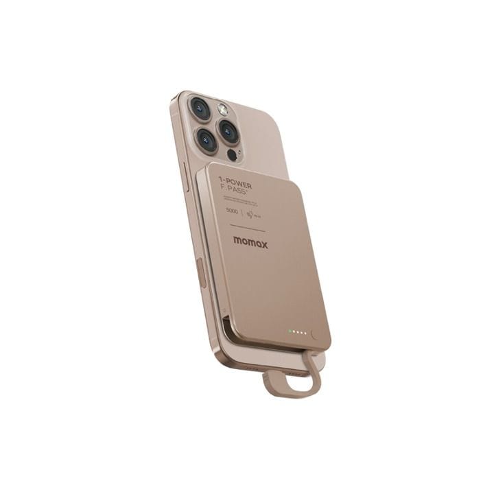 مومّاكس بنك طاقة 1-Power F.Pass+ بسعة 5000 مللي أمبير مع كابل مدمج – لون تيتانيوم صحراوي | IP157L2