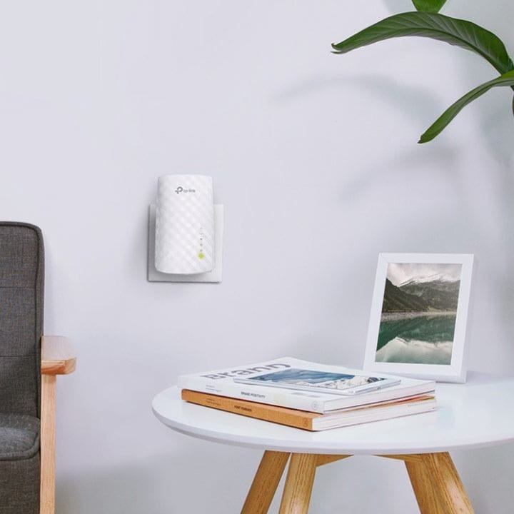 TP-Link RE200 AC750 Wi-Fi Range Extender – Dual-Band 750Mbps, Ethernet Port, Smart Signal Indicator & Universal Router Compatibility | White