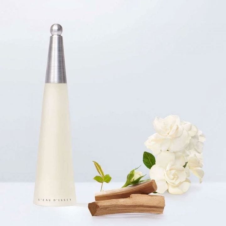 Issey Miyake L’Eau d’Issey Eau de Toilette for Women 100ml – Lotus, Rose, Lily, Cyclamen & Musk Fresh Aquatic Floral Fragrance