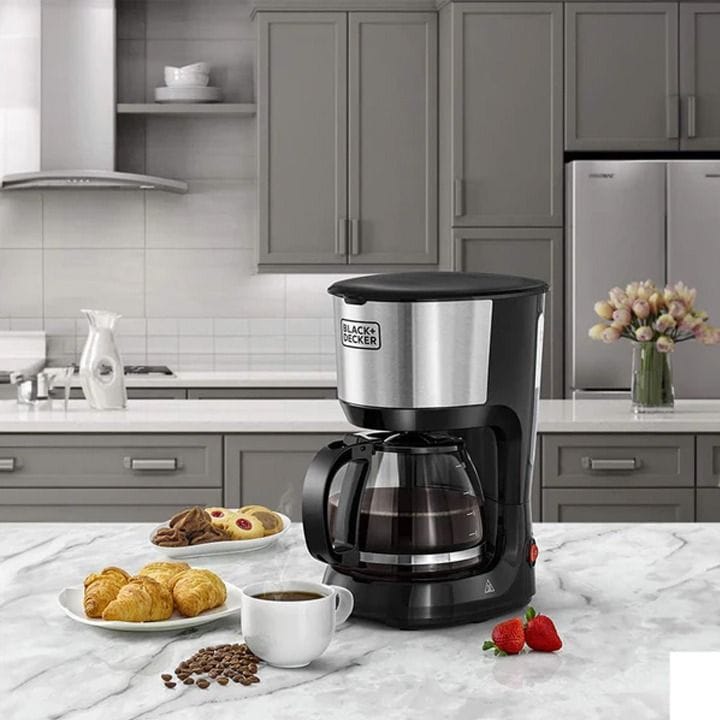 ماكينة قهوة بلاك+ديكر 750 واط مع إبريق زجاجي 1.25 لتر - أسود/فضي - DCM750S-B5