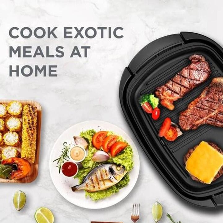 Black+Decker Flat Health Grill 1500W, Non-Stick Cooking Surface, Curved Glass Lid, Efficient Fat Draining System - Black - GH1500-B5