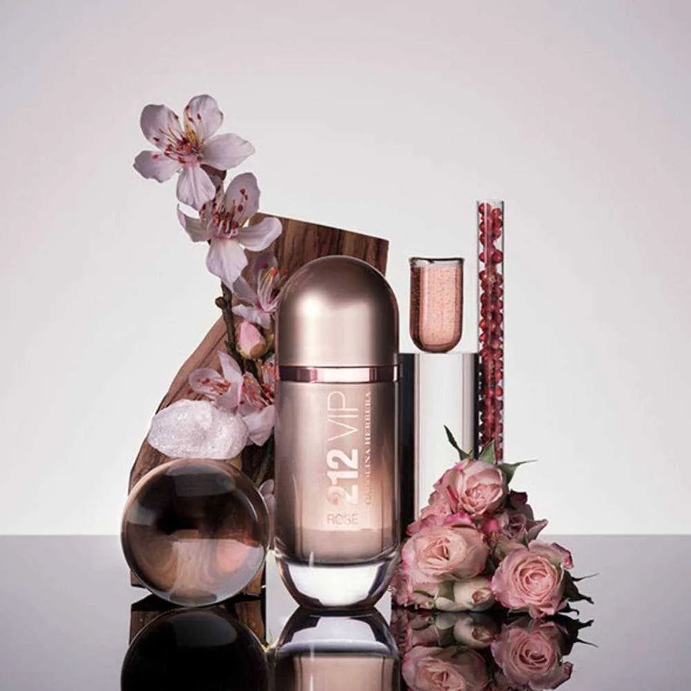 Carolina Herrera 212 VIP Rosé Eau de Parfum 80ML – Champagne Rosé, Peach Blossom & Queen Wood Fruity Floral Women’s Fragrance | 8411061777176