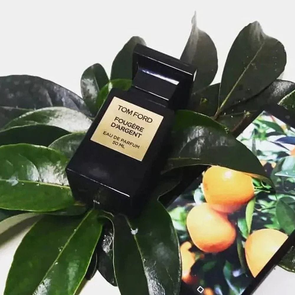Tom Ford Private Blend Fougere D'Argent Eau de Parfum 50ML – Mandarin Orange, Lavender & Akigalawood Amber Fougere Unisex Fragrance | Black Silver - 888066081115