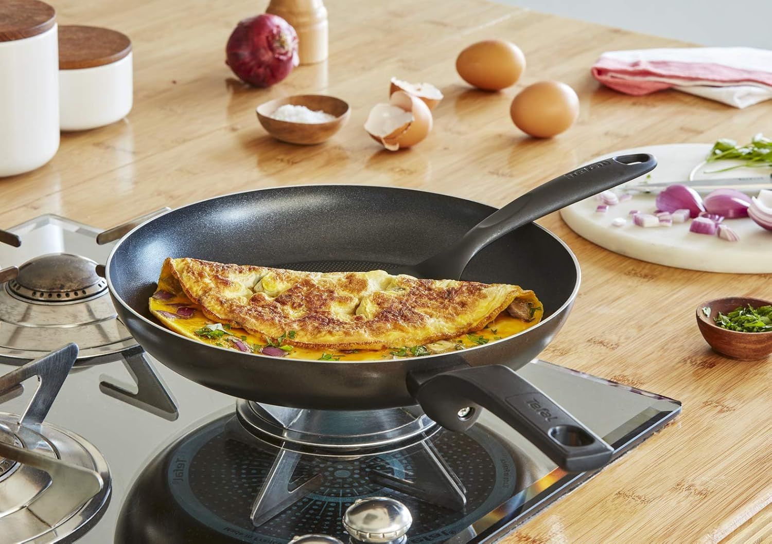 Tefal Easy Cook & Clean Frypan, 32cm Non-Stick Aluminium Cookware, Easy Clean Coating, Thermo-Signal Heat Indicator - B5540802