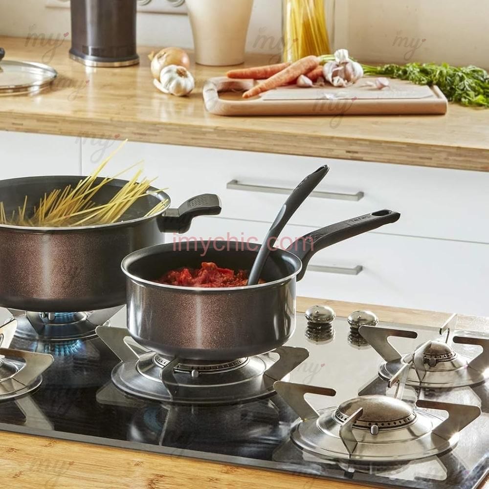 Tefal Easy Cook & Clean Saucepan, 20cm Non-Stick Aluminium Cookware, Easy Clean Coating, Gas Compatible - B5543002