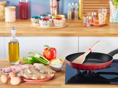 Tefal Tempo Flame Frypan, 26cm Non-Stick Aluminium Pan, Thermo-Signal Heat Indicator, Gas & Electric Compatible Cookware - C3040583