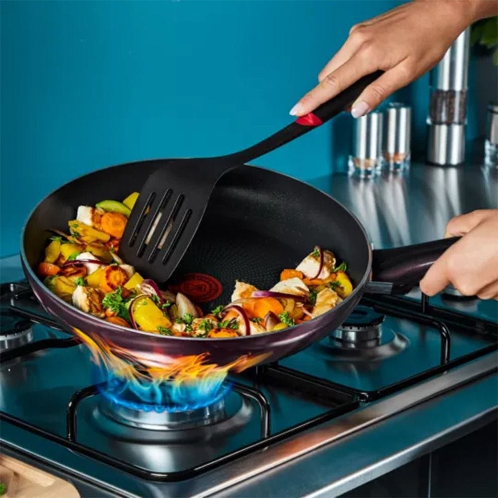 Tefal Resist Intense Frypan, 24cm Non-Stick Aluminium Cookware, Thermo-Signal Heat Indicator, Durable Construction - D5220483