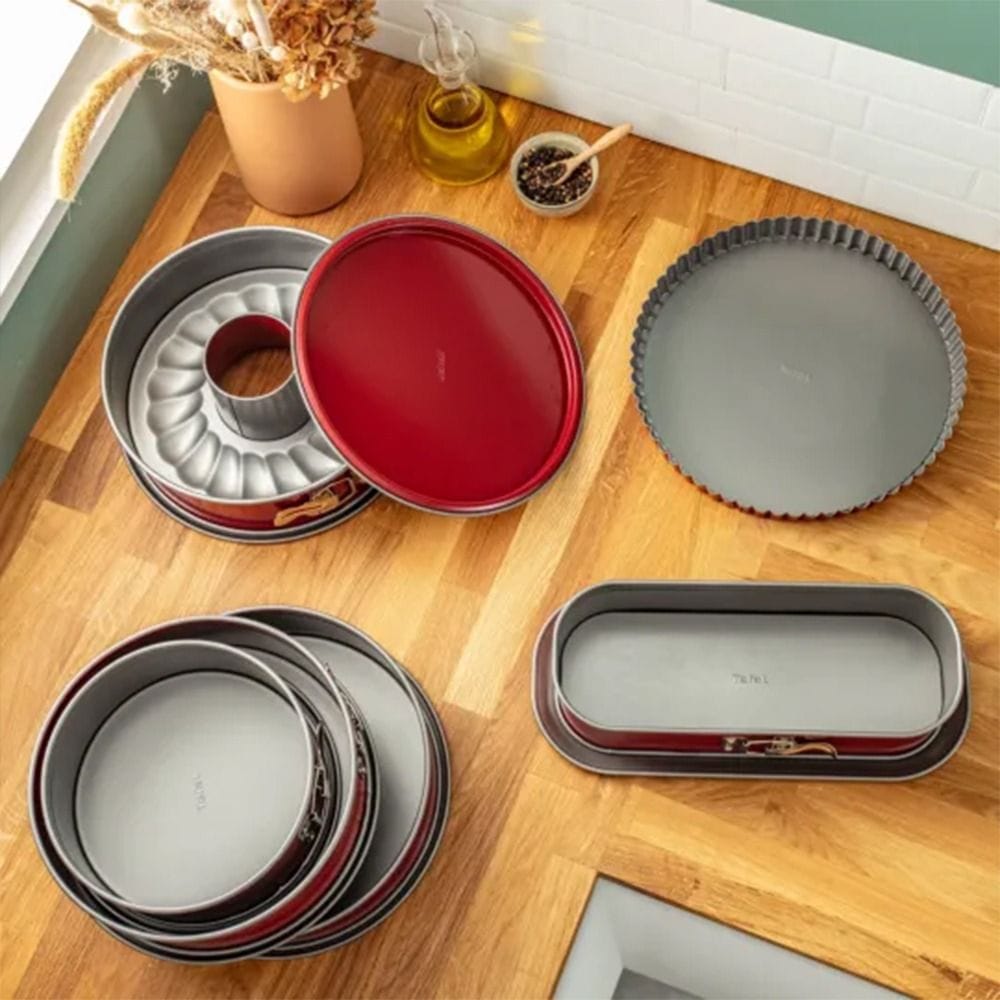 Tefal Deli Bake Springform Cake Pan, 30 x 11cm Non-Stick Carbon Steel Bakeware, Removable Base, Easy Release Design - J1640314