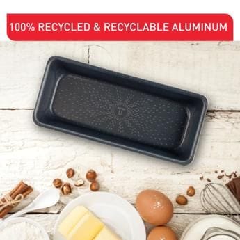 Tefal Perfect Bake Rectangular Cake Pan, 26cm Non-Stick Baking Tin, Durable Carbon Steel Bakeware, Easy Release Design - J5547202