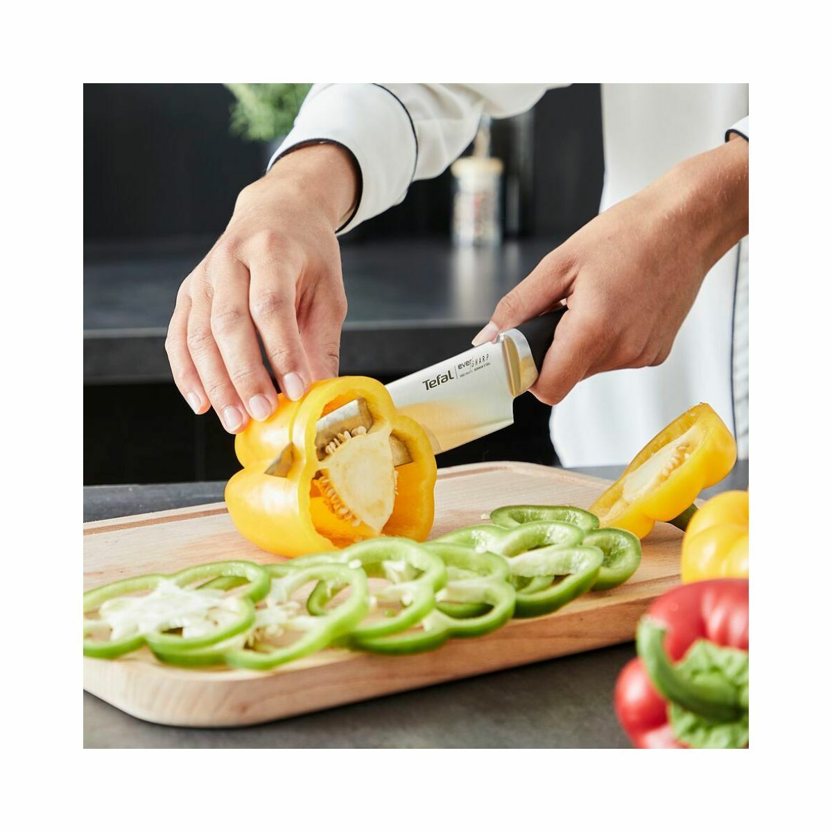 Tefal Ever Sharp Chef Knife, 16.5cm Stainless Steel Blade, Built-In Sharpening System, Ergonomic Handle, Kitchen Knife - K2569004