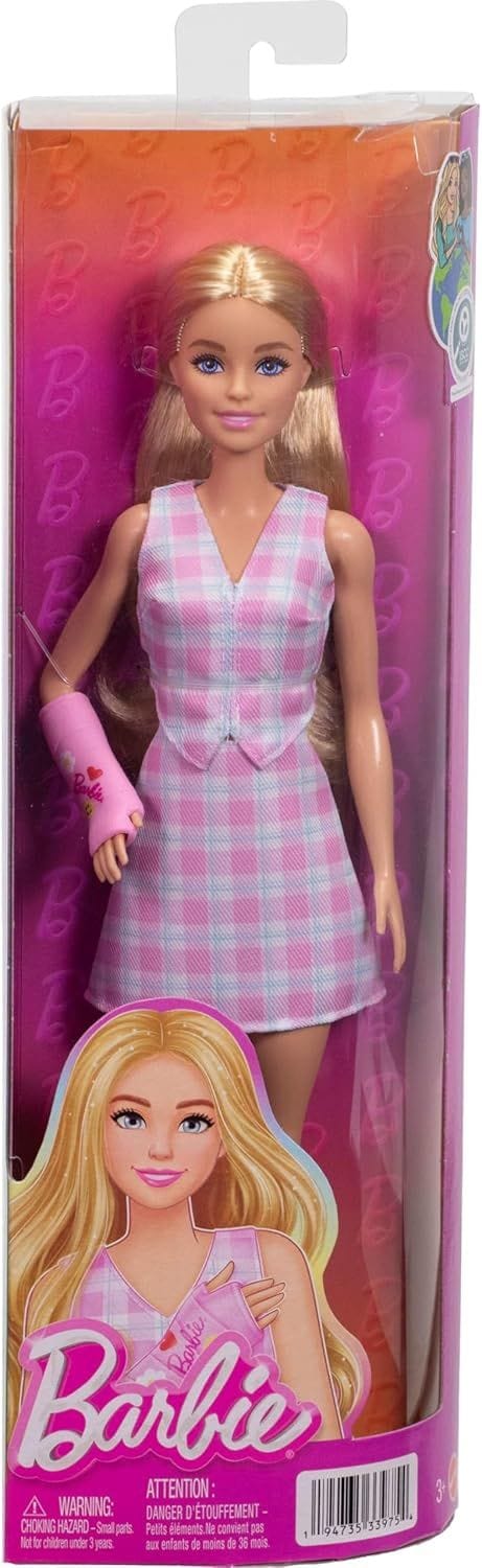 Barbie JJN56 - Iconic Doll for Creative Play and Imagination