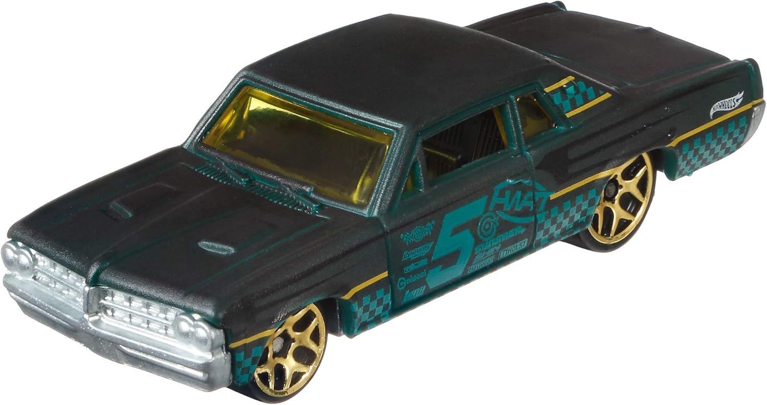 Hot Wheels Color Shifters Dunk Car - 1:64 Scale Color Changing Vehicle