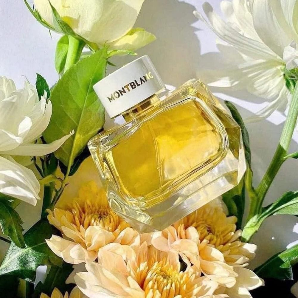 Montblanc Signature Absolue Eau de Parfum for Women, Floral Fruity Fragrance with Mandarin, Pear, Tuberose, Vanilla & Amber - 90ml