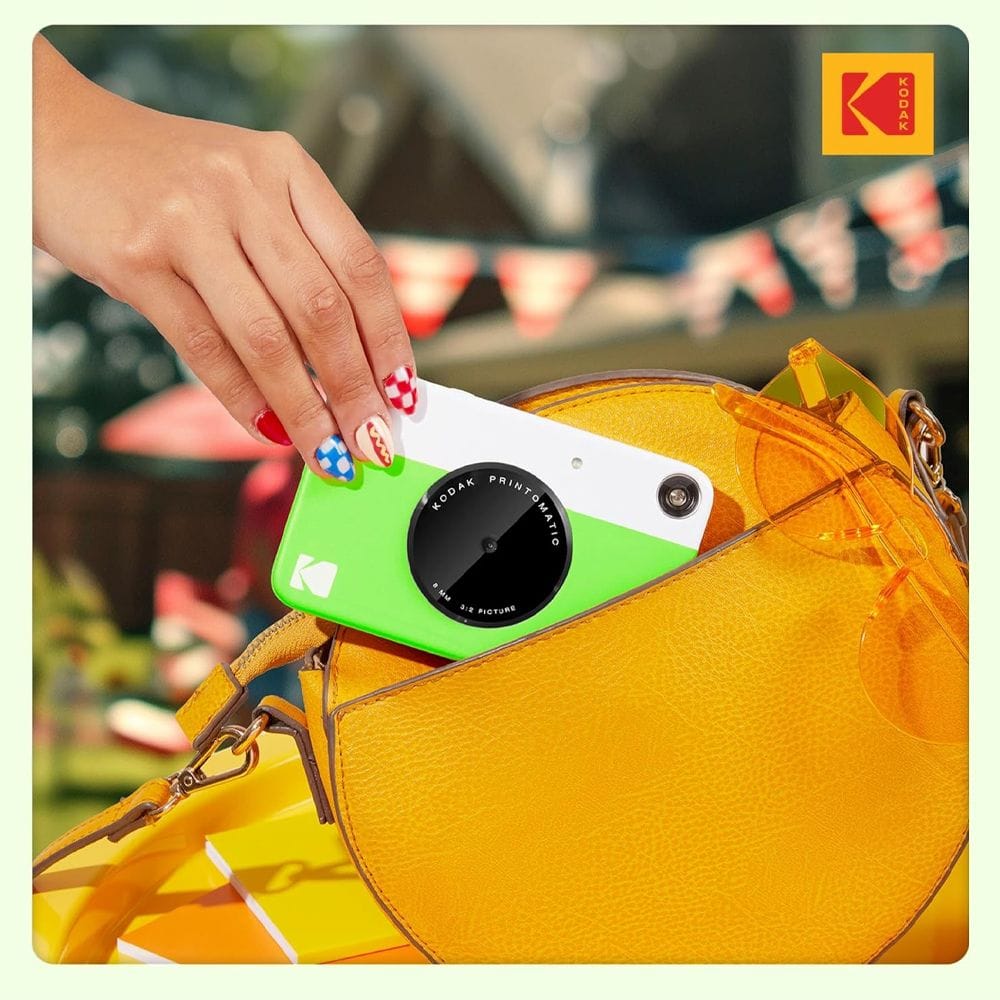 Kodak Printomatic Instant Print Camera, 5MP Sensor, Instant 2x3-Inch ZINK Photo Printing, Auto Flash, Optical Viewfinder & MicroSD Support | Green - 840102198508