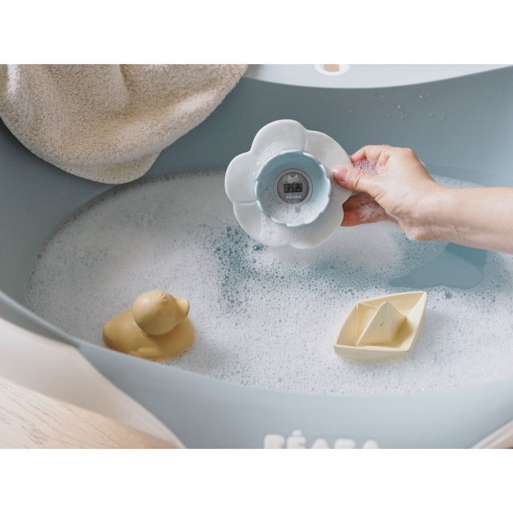 Beaba Lotus Multi Functional Bath Thermometer 0+ Months, Safe And Playful Design, Fully Automatic Operation, Dual Temperature Monitoring - Green/Blue