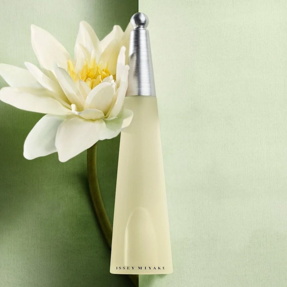 Issey Miyake L'Eau d'Issey Eau de Toilette for Women, Fresh Aquatic Floral Fragrance with Lotus, Lily, Rose & Precious Woods - 100ml