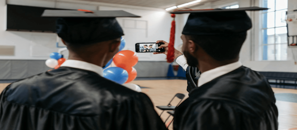 10 Best Smartphones for Students – Top Picks for 2025